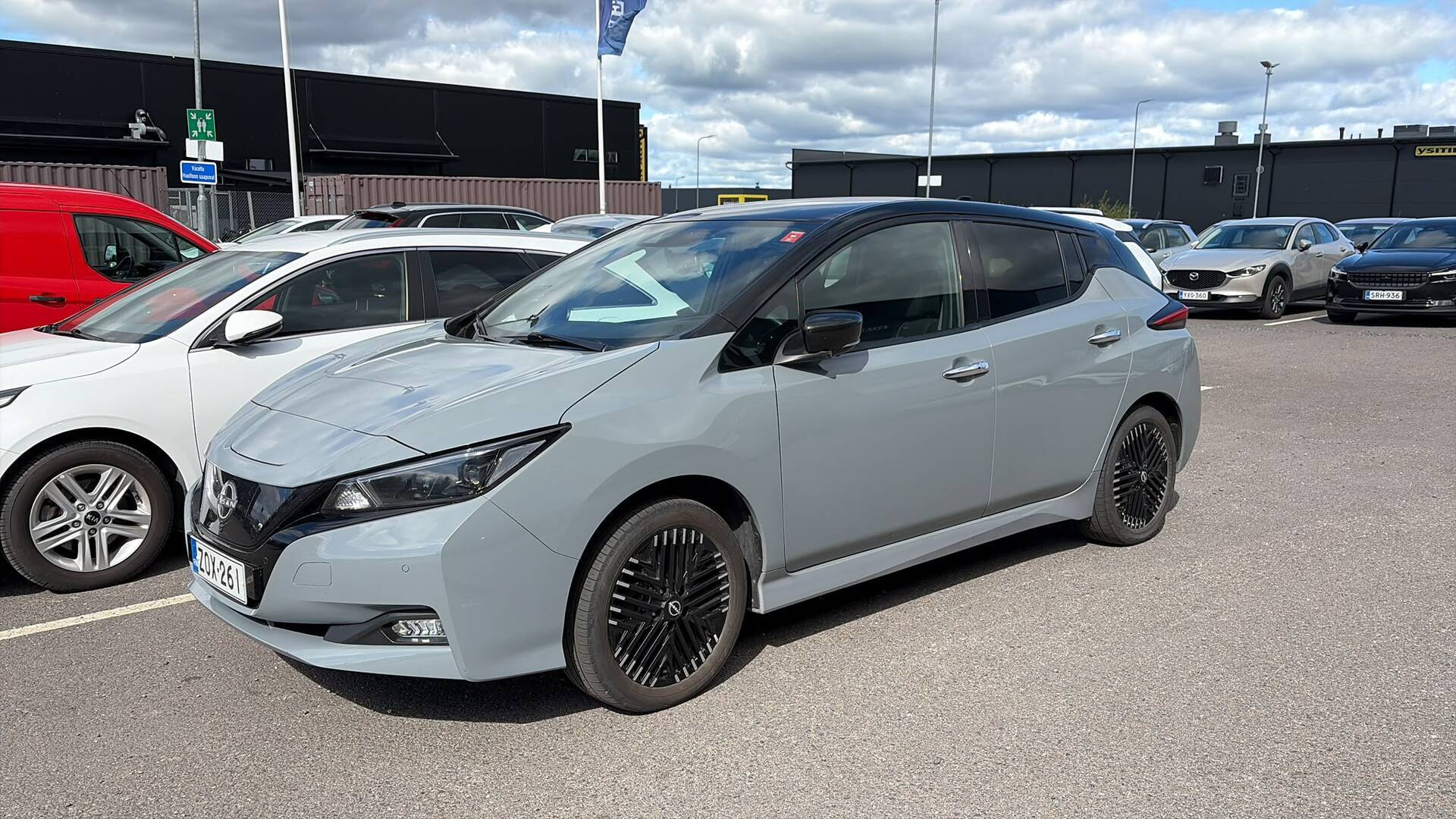 NISSAN Leaf e+ N-Connecta MY22 59 kWh LED FI / Juuri tullut! / Tietoja päivitetään / - / Juuri tullut! / 360-Kamerat / Adapt.Cruise / Blis / Keyless Go / 