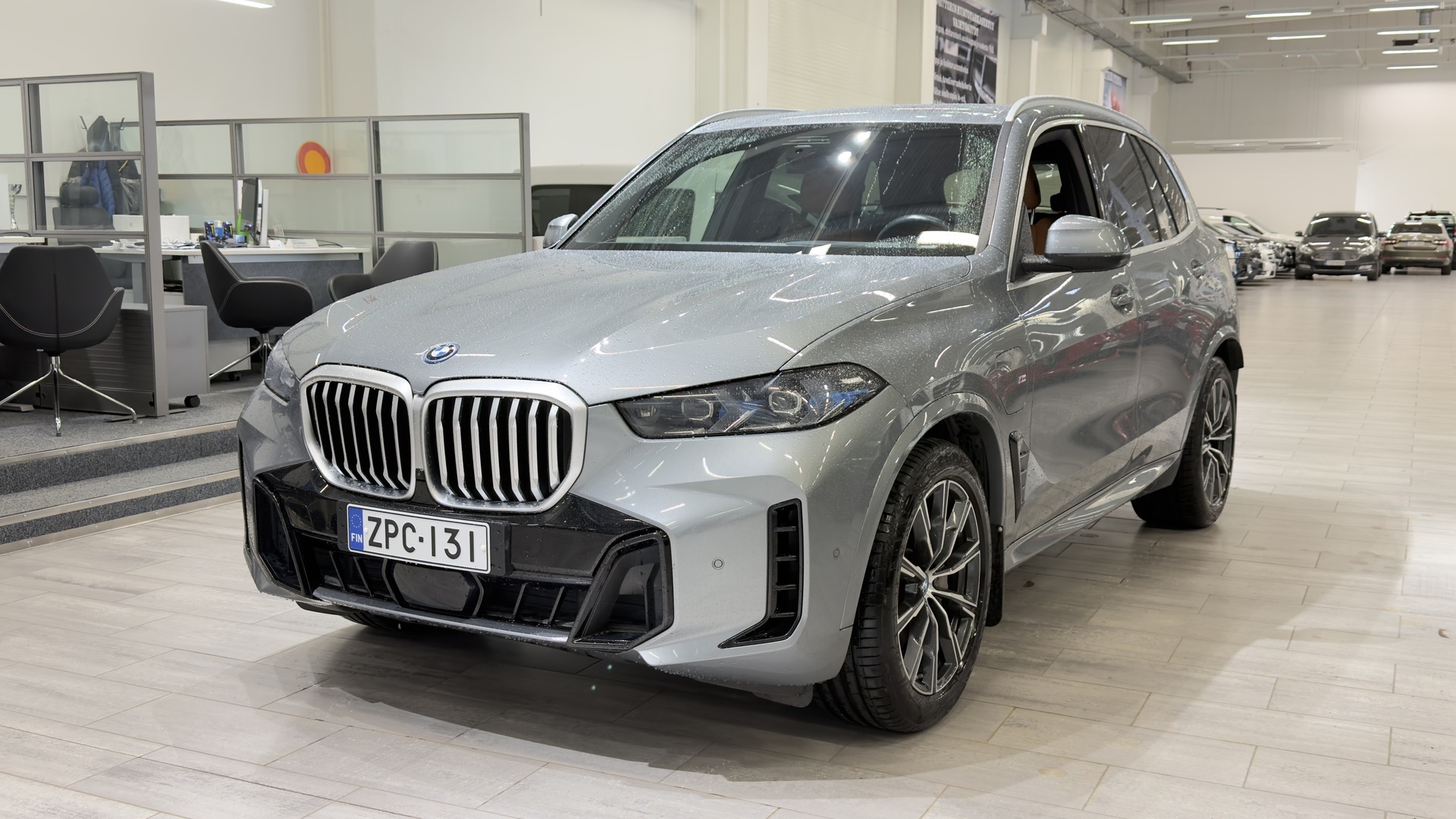 BMW X5 G05 xDrive50e A Charged Edition M Sport / HUD / DAP / HK / Koukku / 360° kamera / Nahat - ** Tulossa myyntiin / kysy lisää myyjältä mika.myllykangas@wetteri.fi / 0417311818 myös whatsapp **