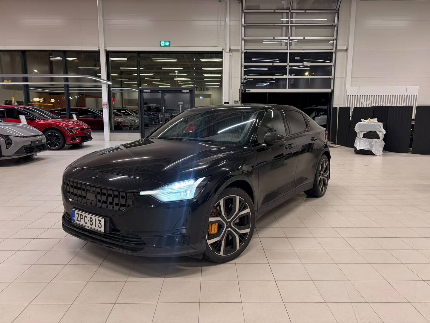 POLESTAR 2 Launch Edition, 300kW, 78kWh / Performance / Pixel-Led / 2x20'' vanteet / Koukku / Lasikatto / H/K-Audio / Adapt.Cruise / - / Performance / Adapt.Cruise / Blis / Lasikatto / H/K-Audio / 2x20'' Vanteet / Koukku / Merkkihuollettu / Pixel-Led /
