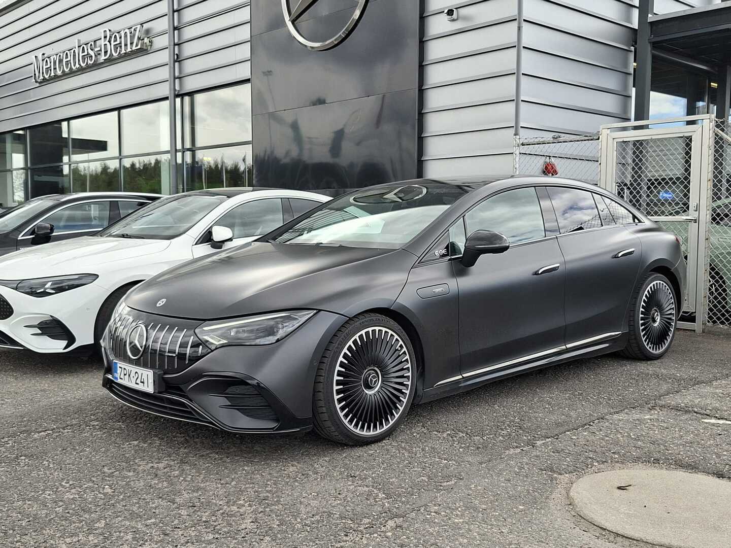 MERCEDES-BENZ EQE Mercedes-AMG EQE 53 4MATIC ** Panorama / Digital Light / AMG Ride Control  / 4-Pyöräohjaus** - Juuri tullut. Kysy lisää Jari Vaikkanen P. 044- 4863 577