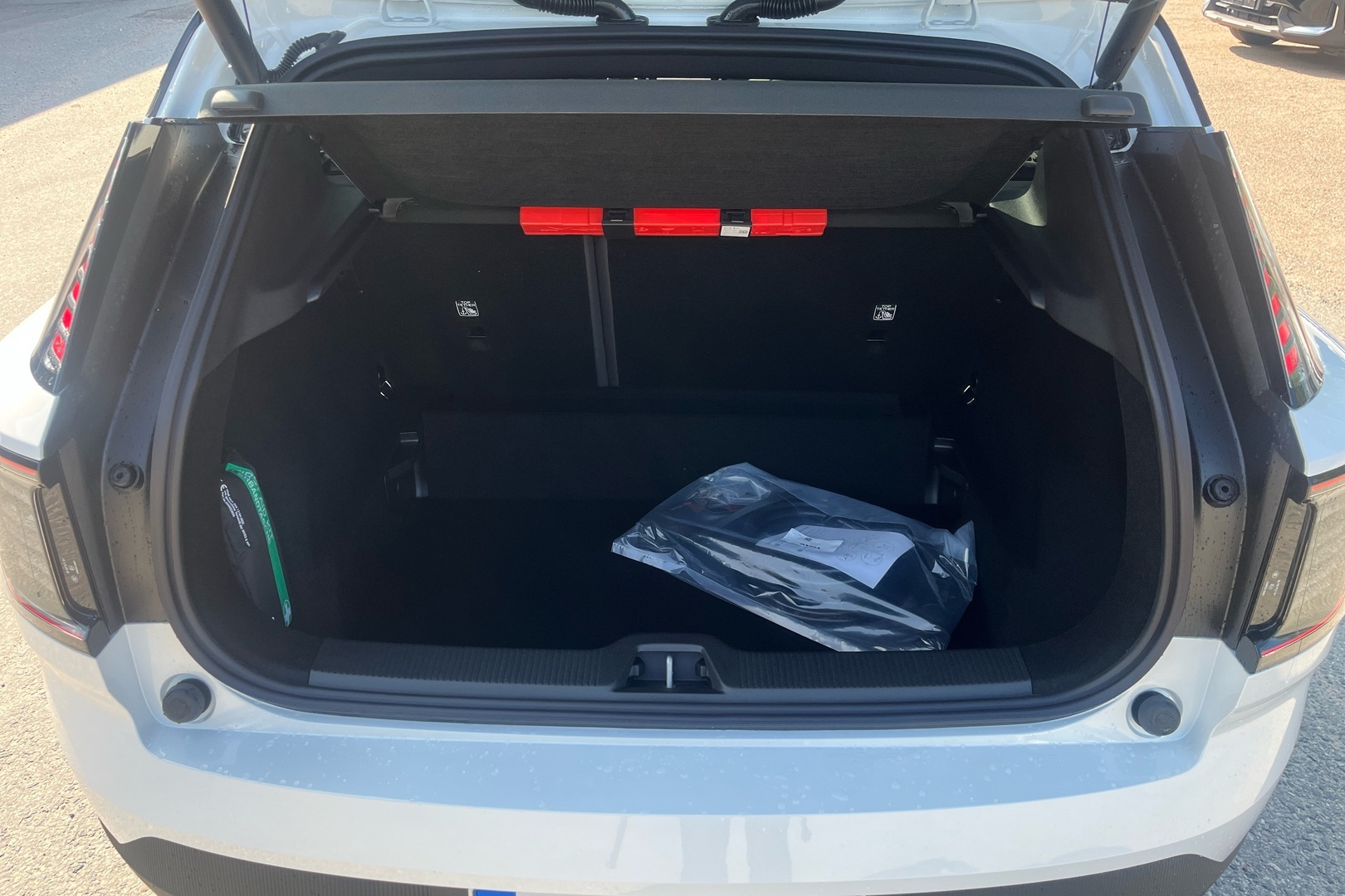 Volvo EX30 Cross Country 2025, kuva 7/20