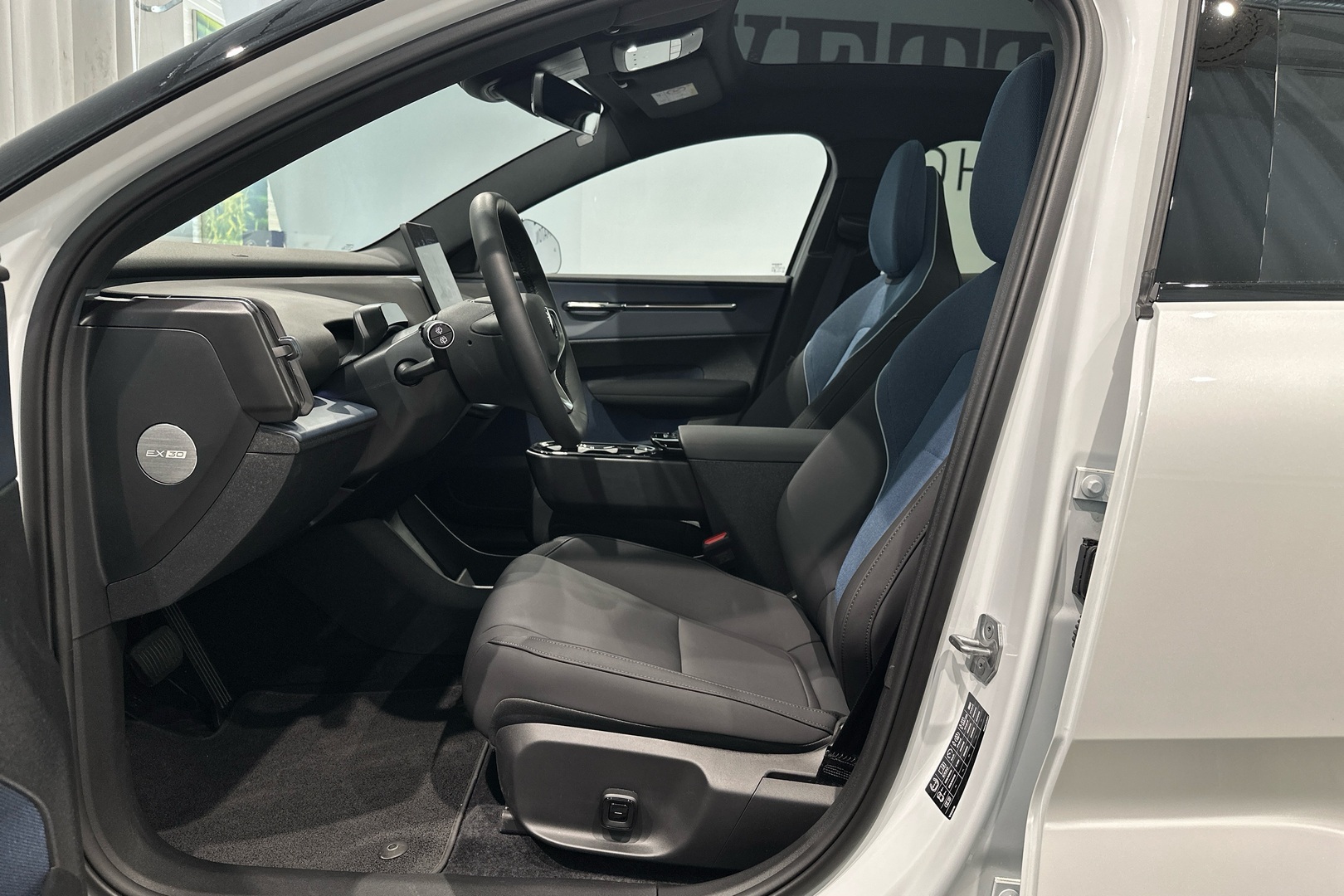 Volvo EX30 Cross Country 2026, kuva 6/19