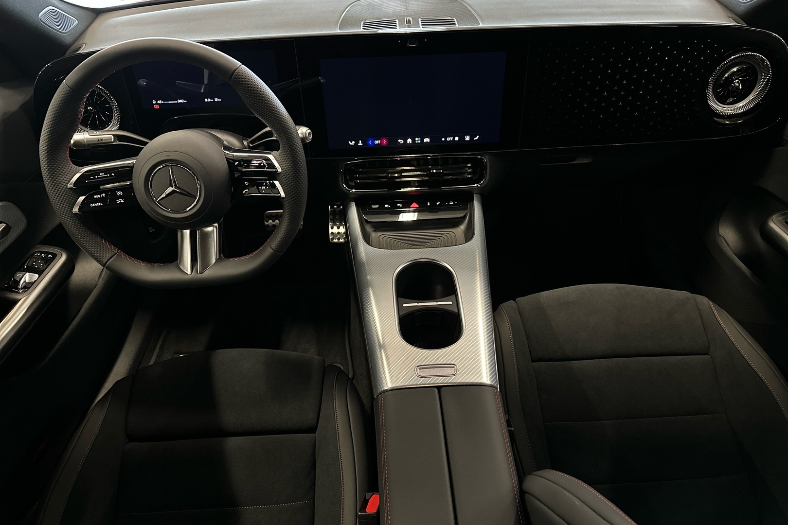 Mercedes-Benz CLA 250+ AMG Line 2026, photo 7/25