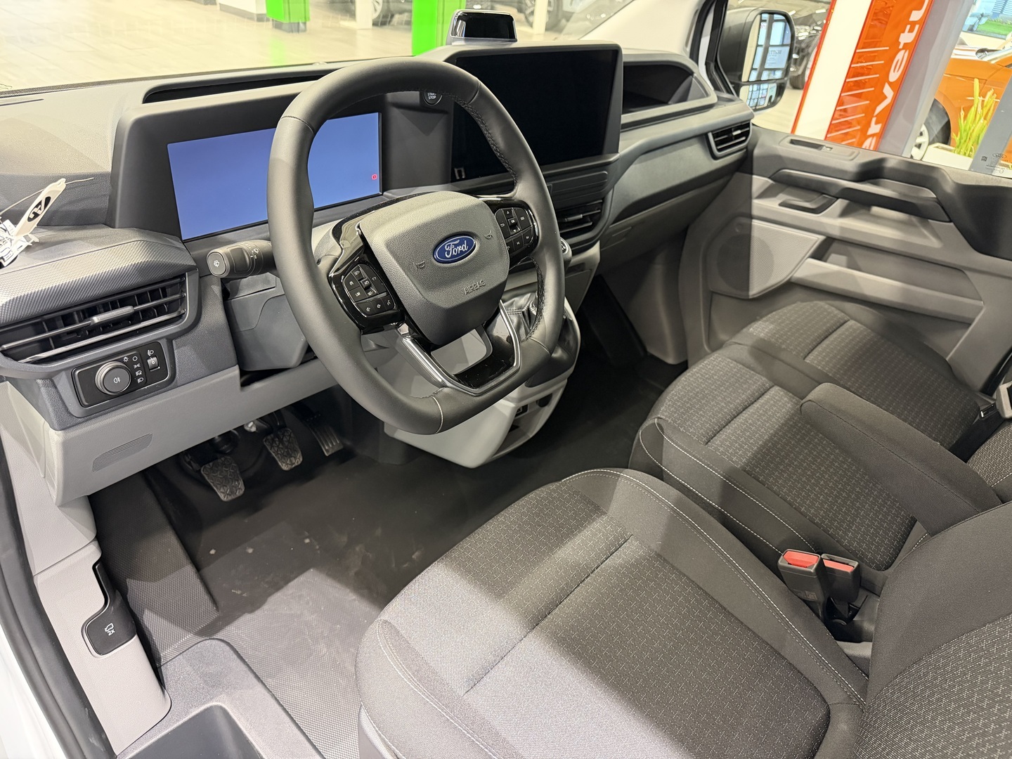 Ford Transit Custom 2026, bild 2/3